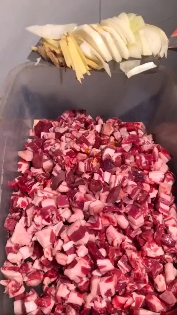 羊肉串腌制过程