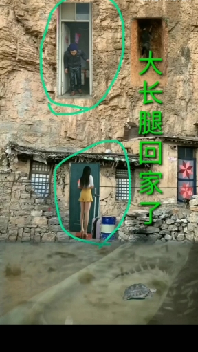 #街拍美女#妈,鲨鱼来了快开门!