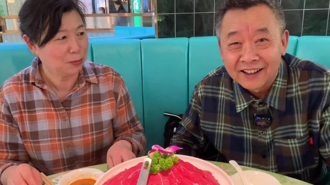 #家乡特色美食#大爷和老伴儿第一次吃泰式火锅,刚开始接受不了,吃完还挺上瘾