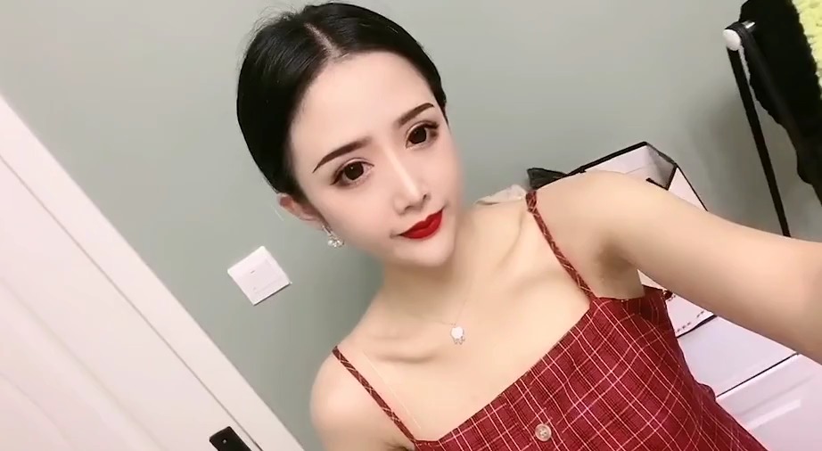 我是大鲨鱼很凶很凶喔爱吃小朋友你这个小朋友