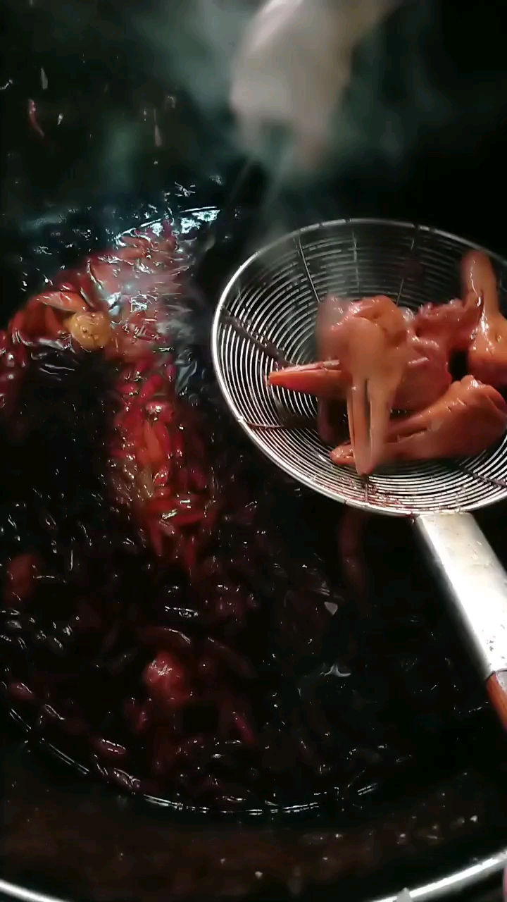 城阳汤氏久久鸭脖,十年老店,喜欢吃的来吧,欧耶