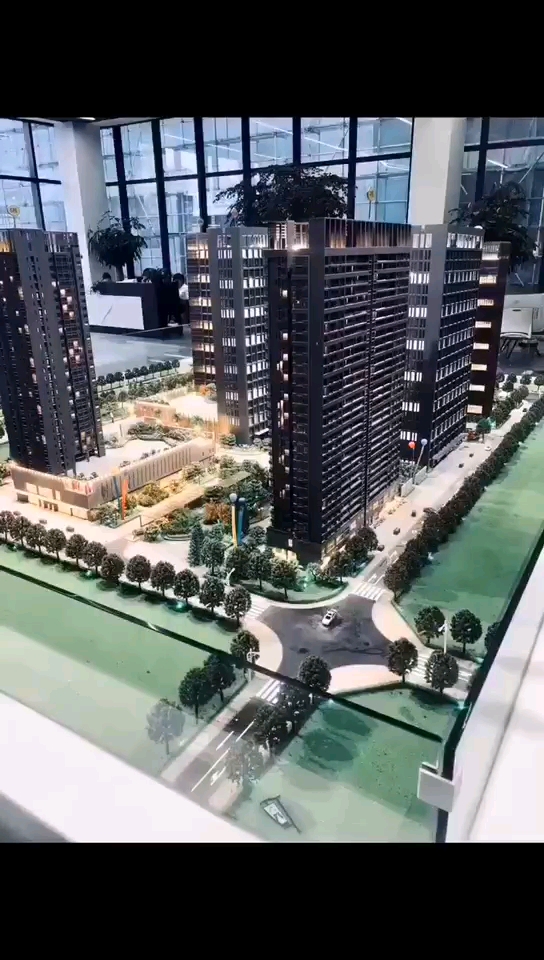  【龙城花园】 【项目规模】:七栋大型花园 双层停车场,总货量1500户