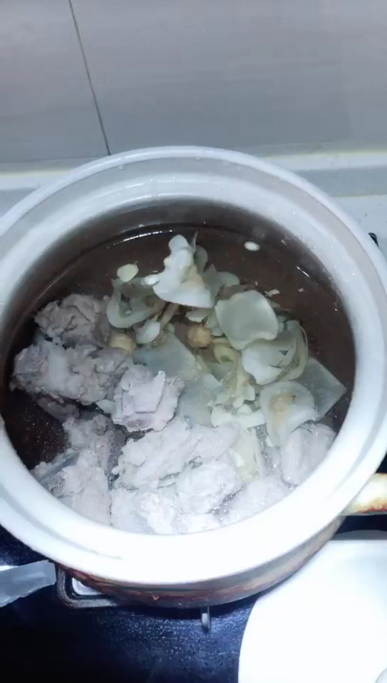 响螺汤可以称为贵妃汤你想它是有多好喝,多惹人喜欢清热润肺,止咳化痰孩子的最爱