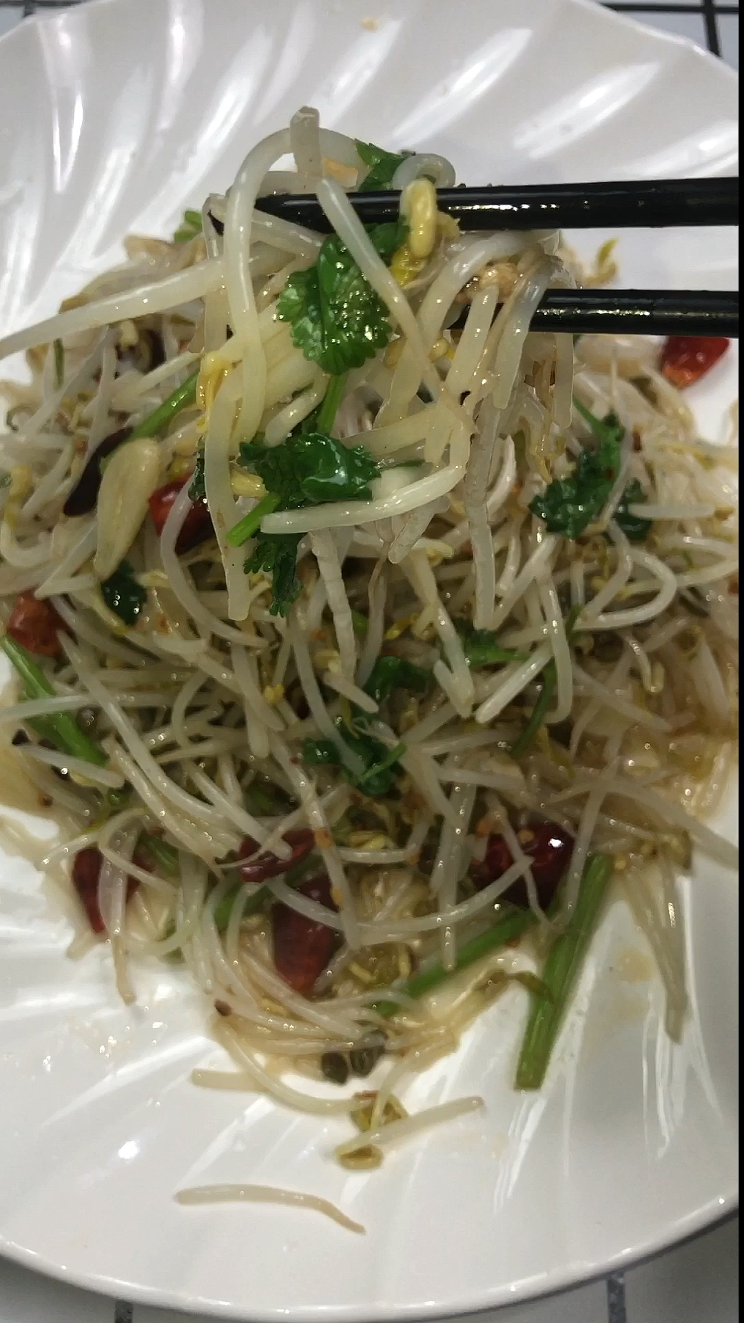 #家常菜#酸辣绿豆芽的做法