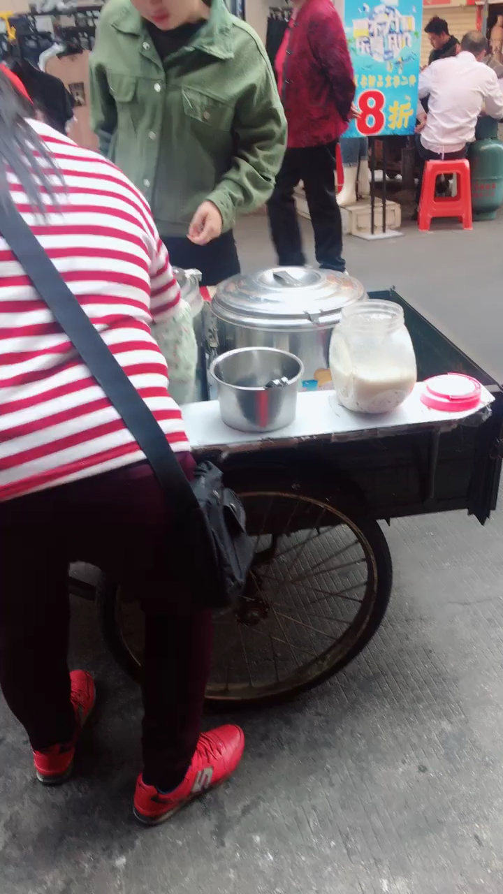 豆花配油条,吃完今天踏青去啦