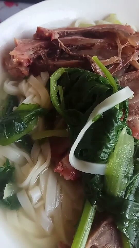 牛肉菠菜面条。