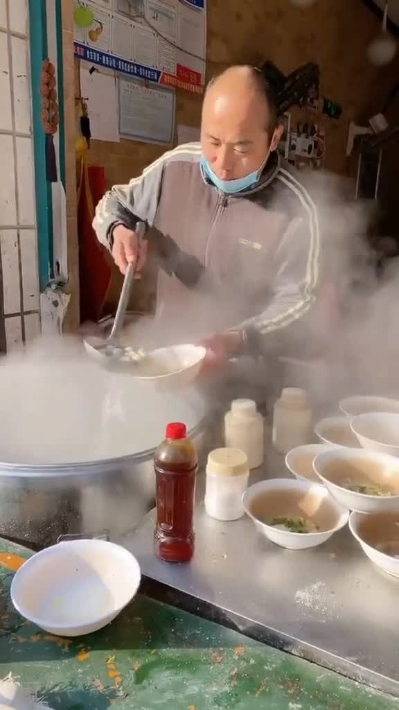 哪里有好吃的欢迎推荐,我去帮你们品鉴一下美食