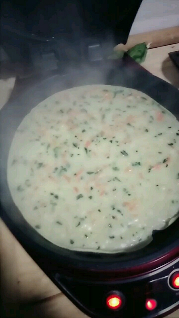 自己做的菠菜胡萝卜鸡蛋饼