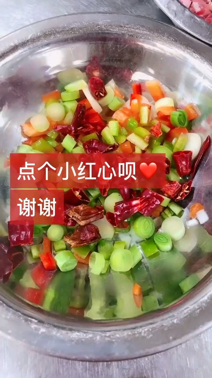 炒米粉多加这一步,颜色好看有食欲,孩子们看到口水直流