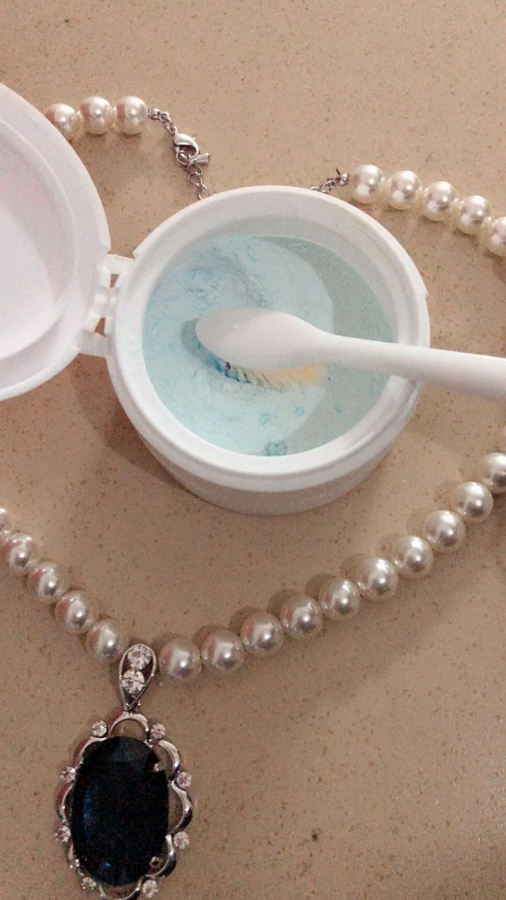 你还在为你的黄芽,口臭被老公嫌弃而苦恼吗?快来试试这个小东西,他会让你的芽齿洁白