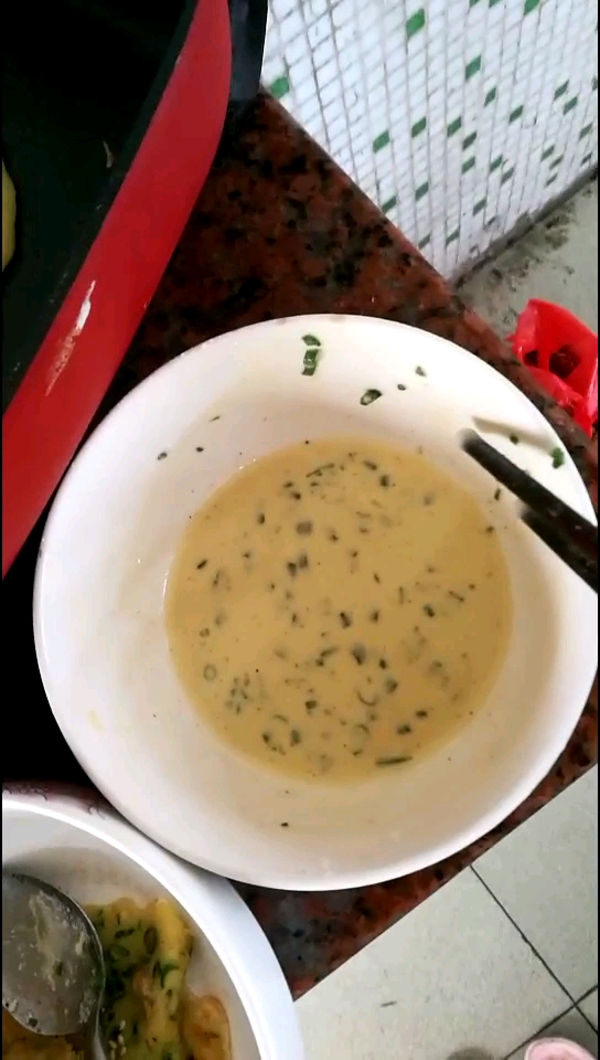 糯米粉+鸡蛋+葱花煎饼