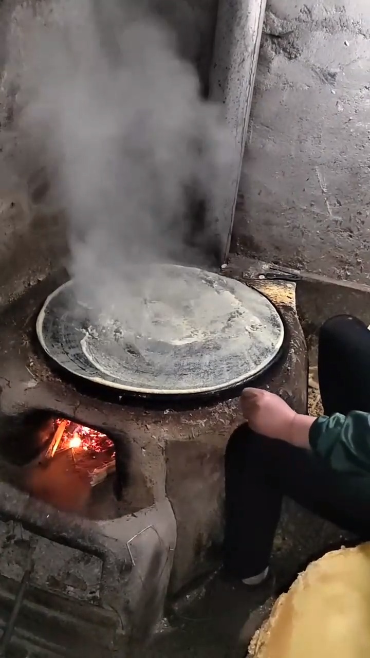 #美食记#山东农家纯手工玉米大煎饼