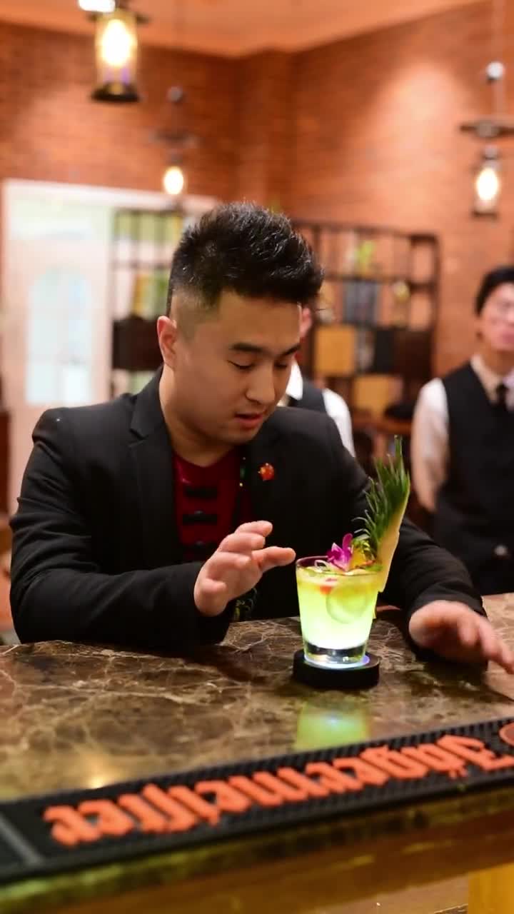 调酒师教你鸡尾酒的装饰摆放