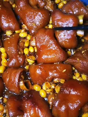 黄豆炖猪蹄