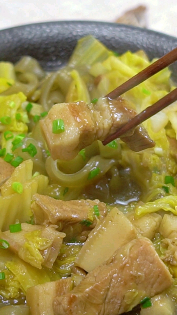 #咱家的丰收季#东北第一菜!猪肉炖粉条!