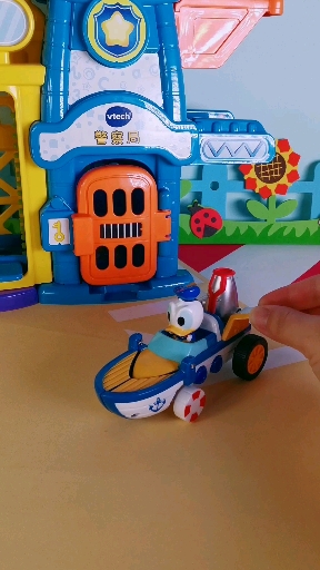 #玩具故事#唐老鸭变形玩具车