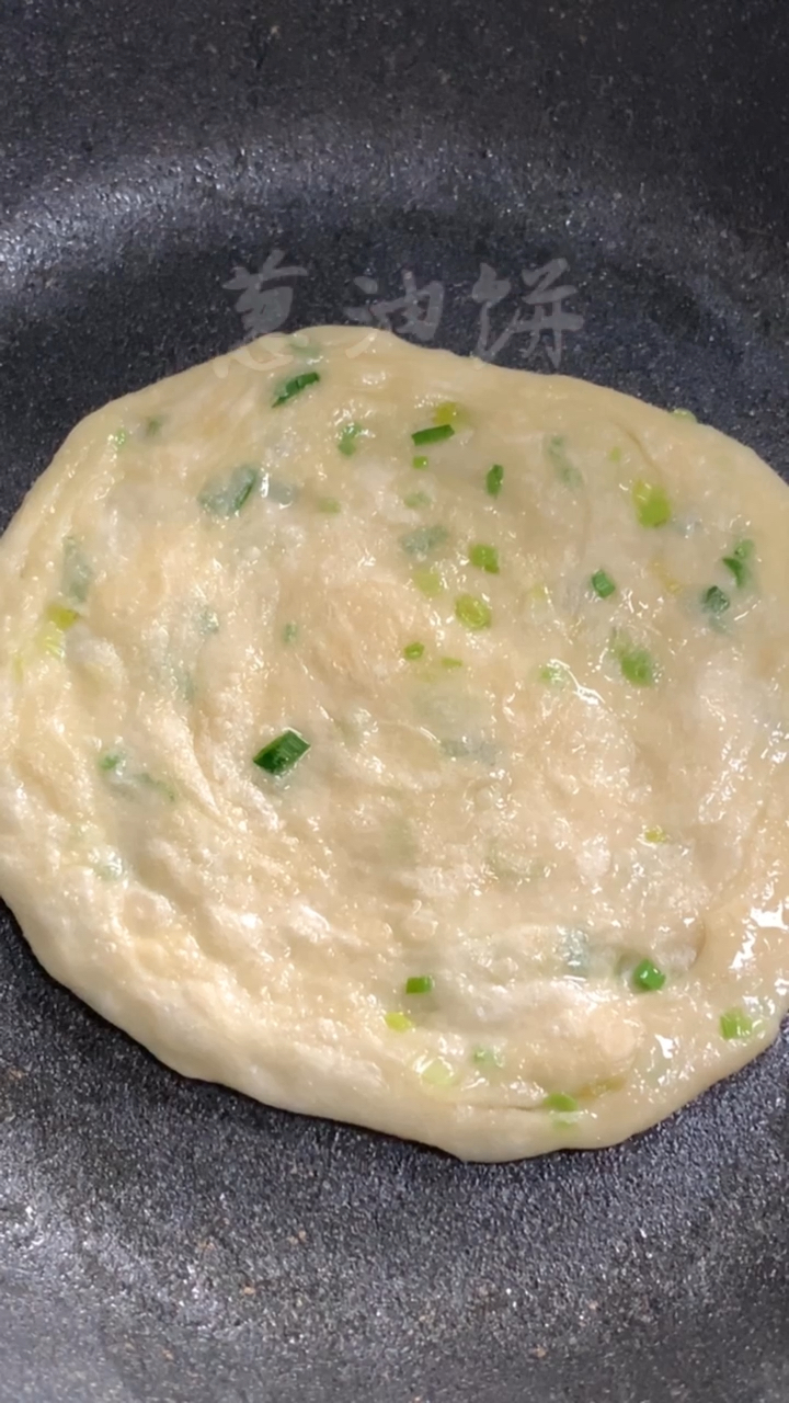 葱油饼这样做,凉了也非常软