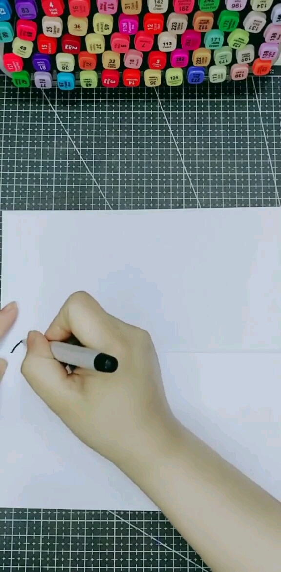 大鱼吃鱼创意画