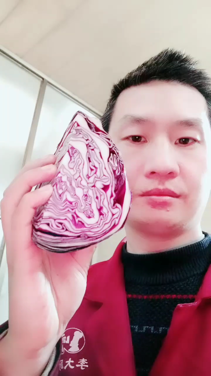 切紫包菜丝凉拌的好吃
