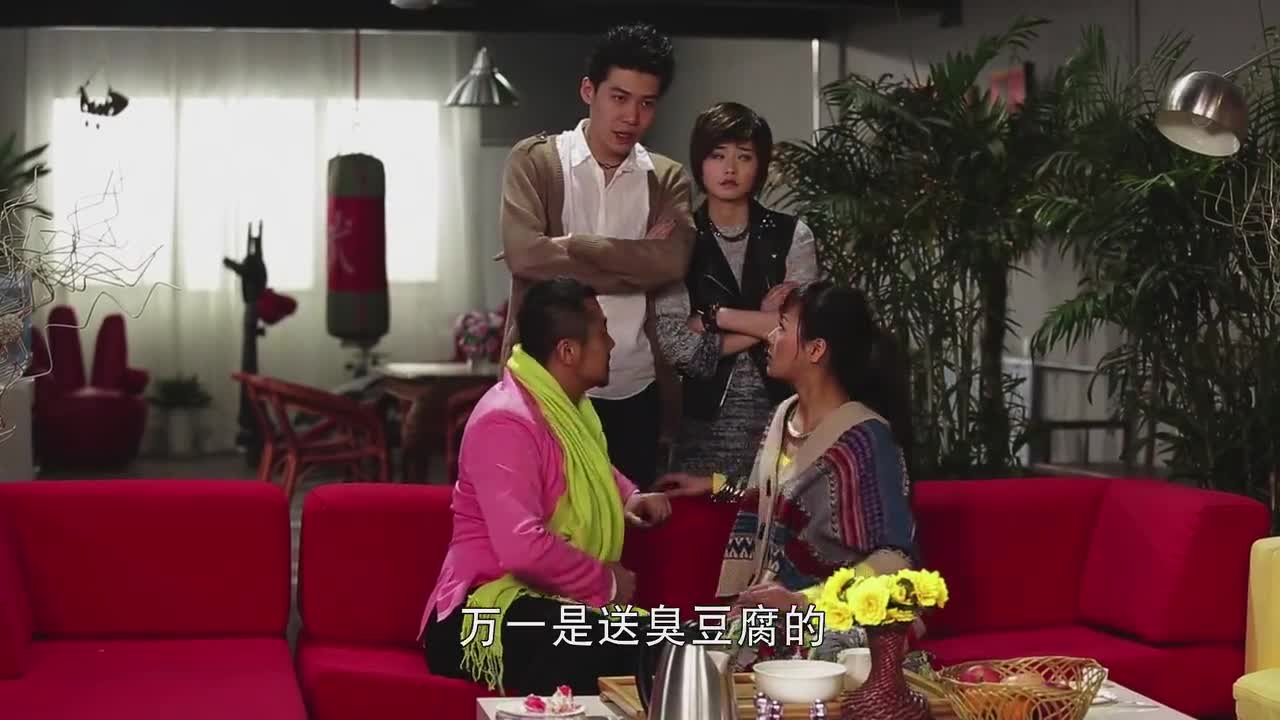 宅男星球:朋友接小伙姐姐,隔壁美女来借工具,谁知认错人