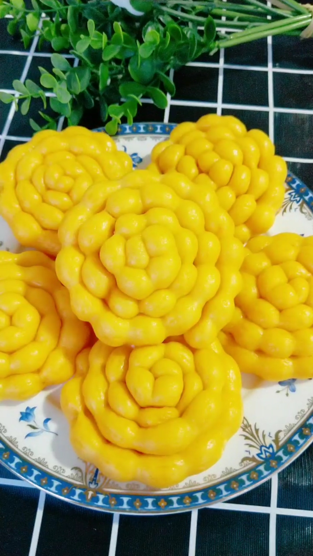 #美食#南瓜花馒头