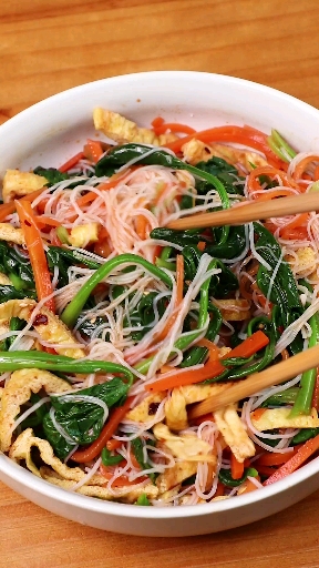 过年大鱼大肉吃腻了,来一道凉拌菜解解腻