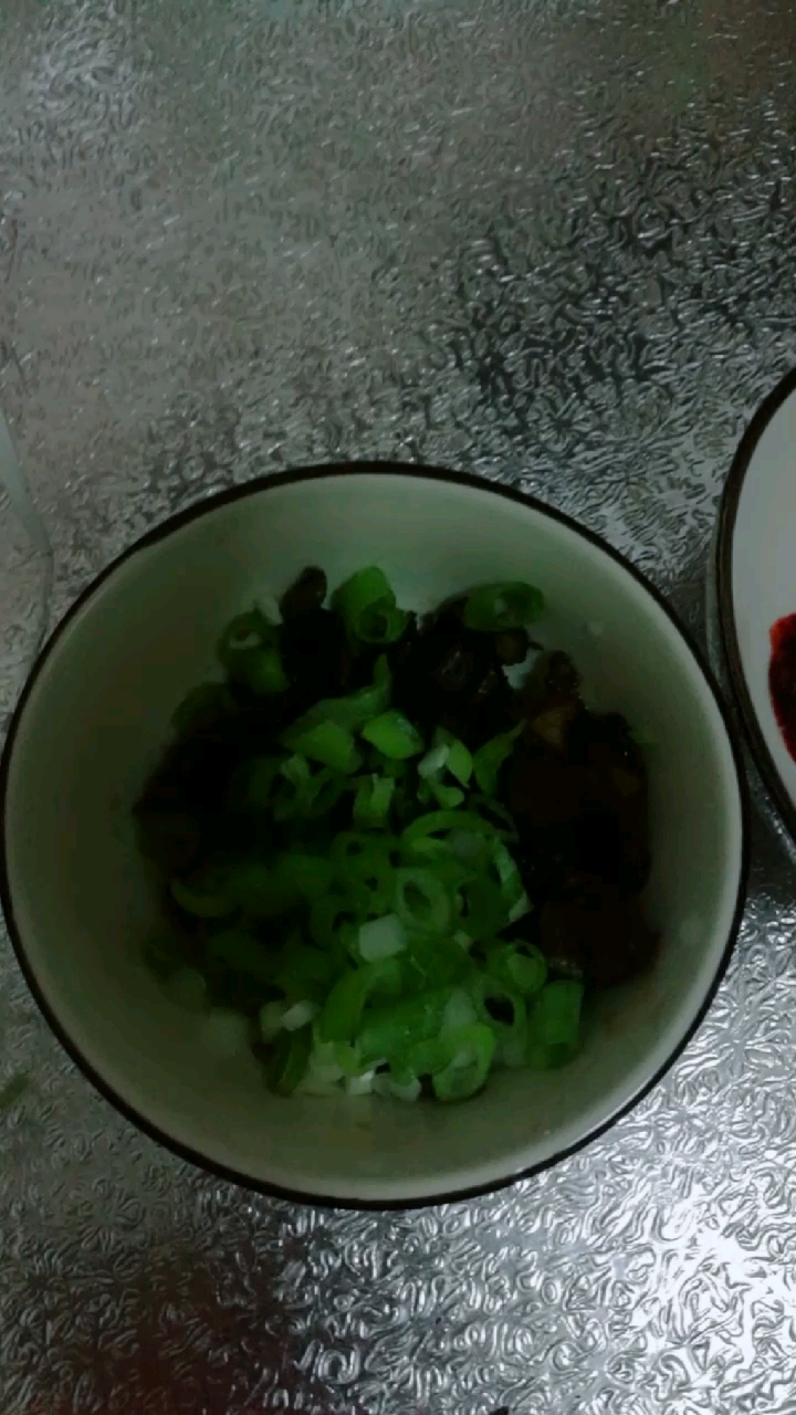 大米粥和两个小咸菜——晚餐