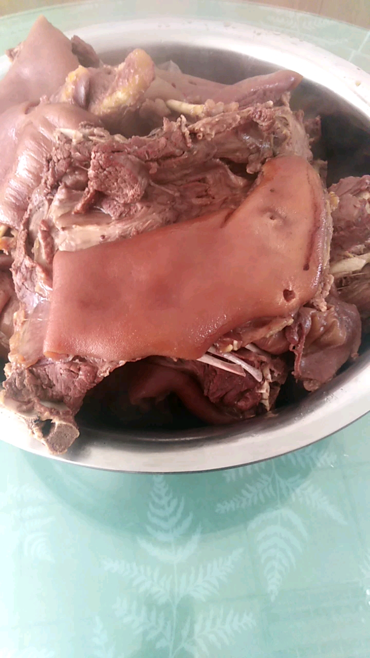 卢龙丽成家常菜～特色大锅狗肉
