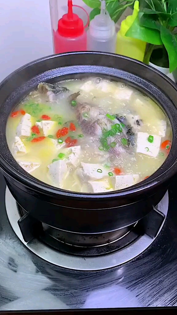 鲫鱼豆腐汤