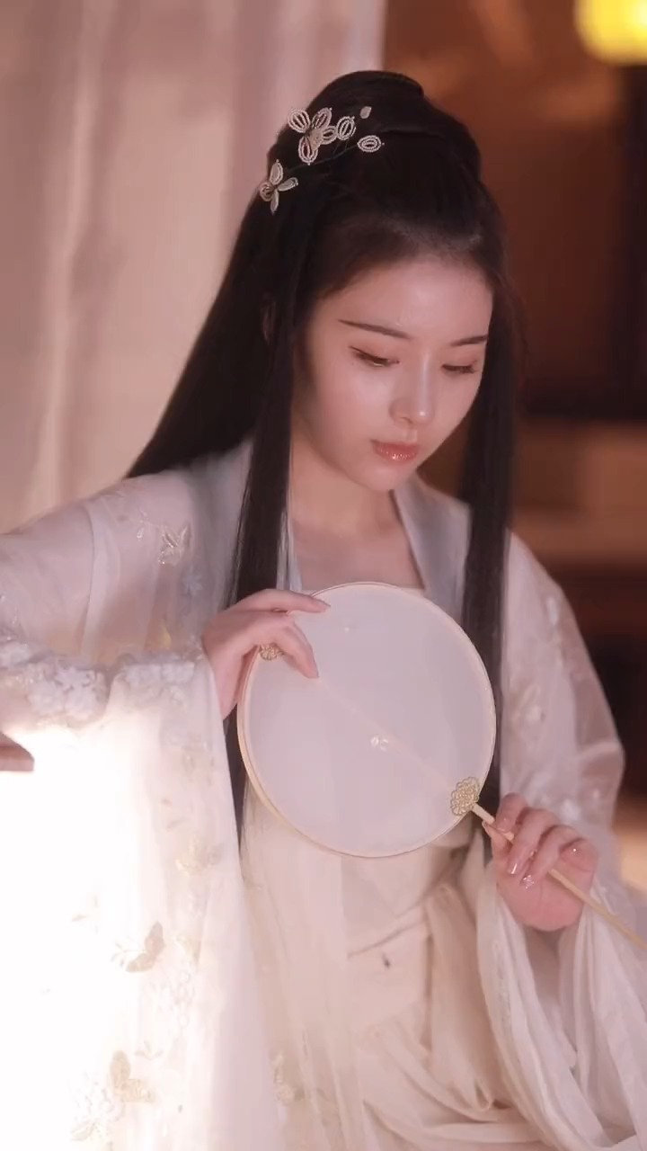 #唯美古风#从小到大我都做着同一个梦,我梦见我的阿昭骑着白马,用大红花轿娶我过门