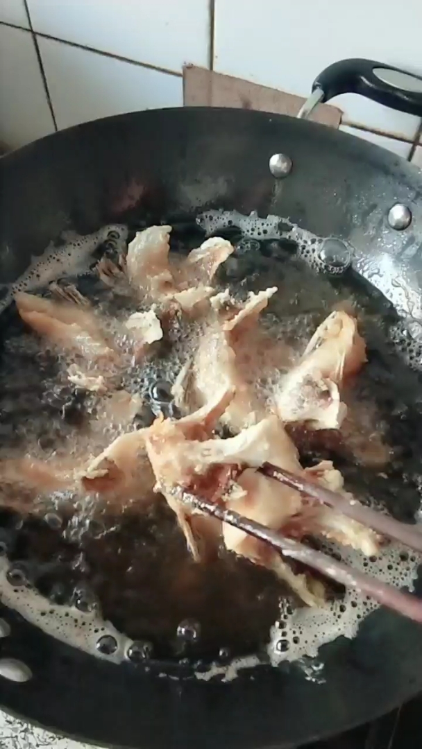 今天做个红烧鱼下巴