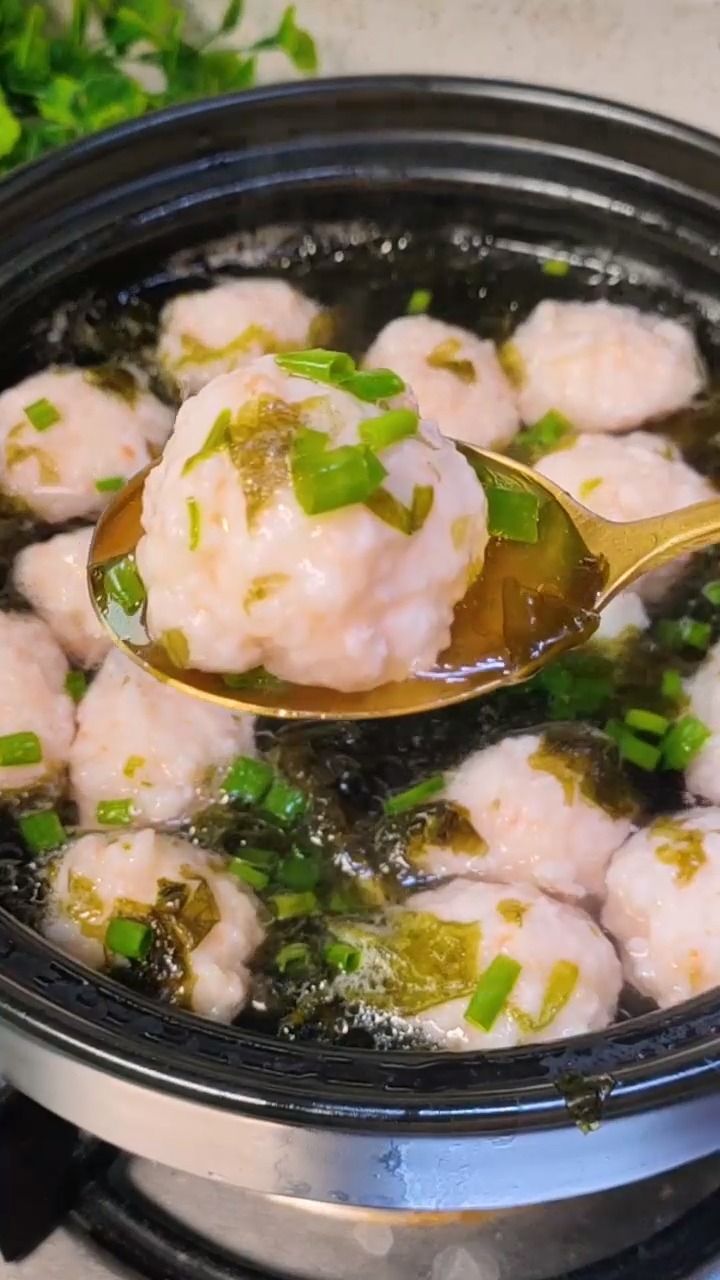 #美食#虾滑紫菜汤这样做太好喝了,Q弹嫩滑,味道鲜美,快做给孩子尝尝吧