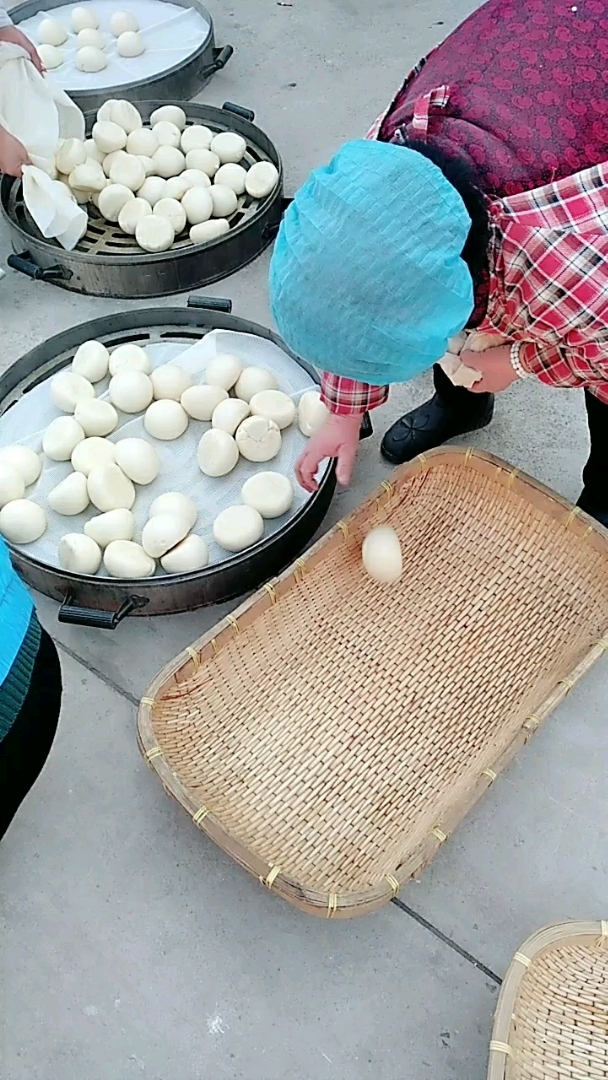 过年蒸馒头了
