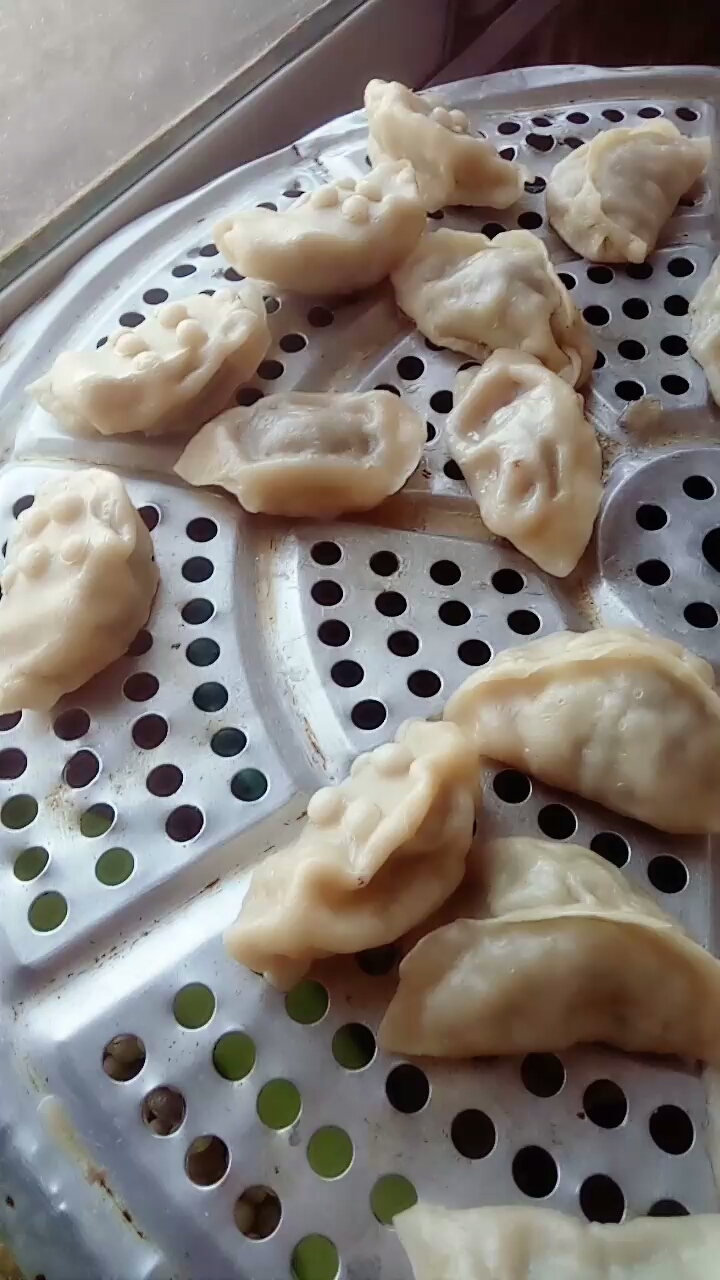 肉馅的大蒸饺!