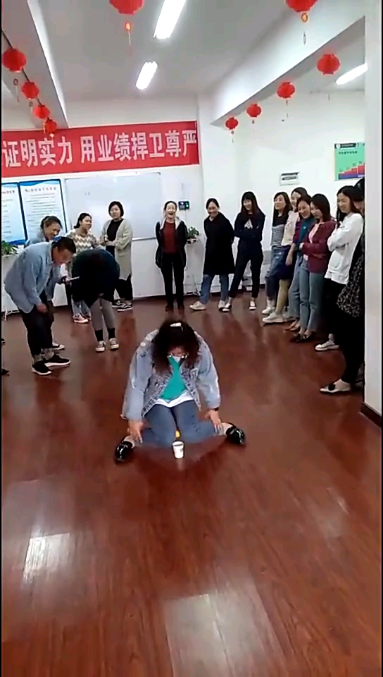 母鸡下蛋