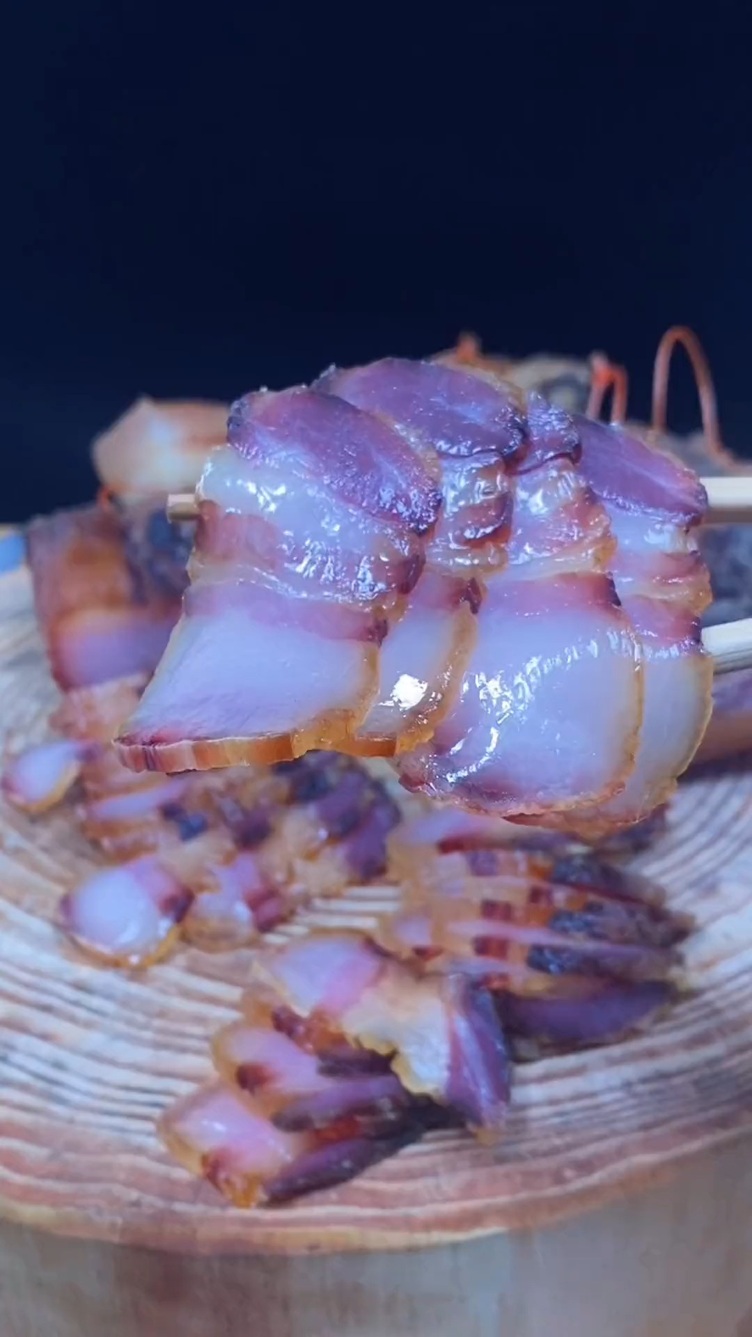 #美食#夏天腌的咸肉比冬天的还要香,一片就能下好几碗米饭