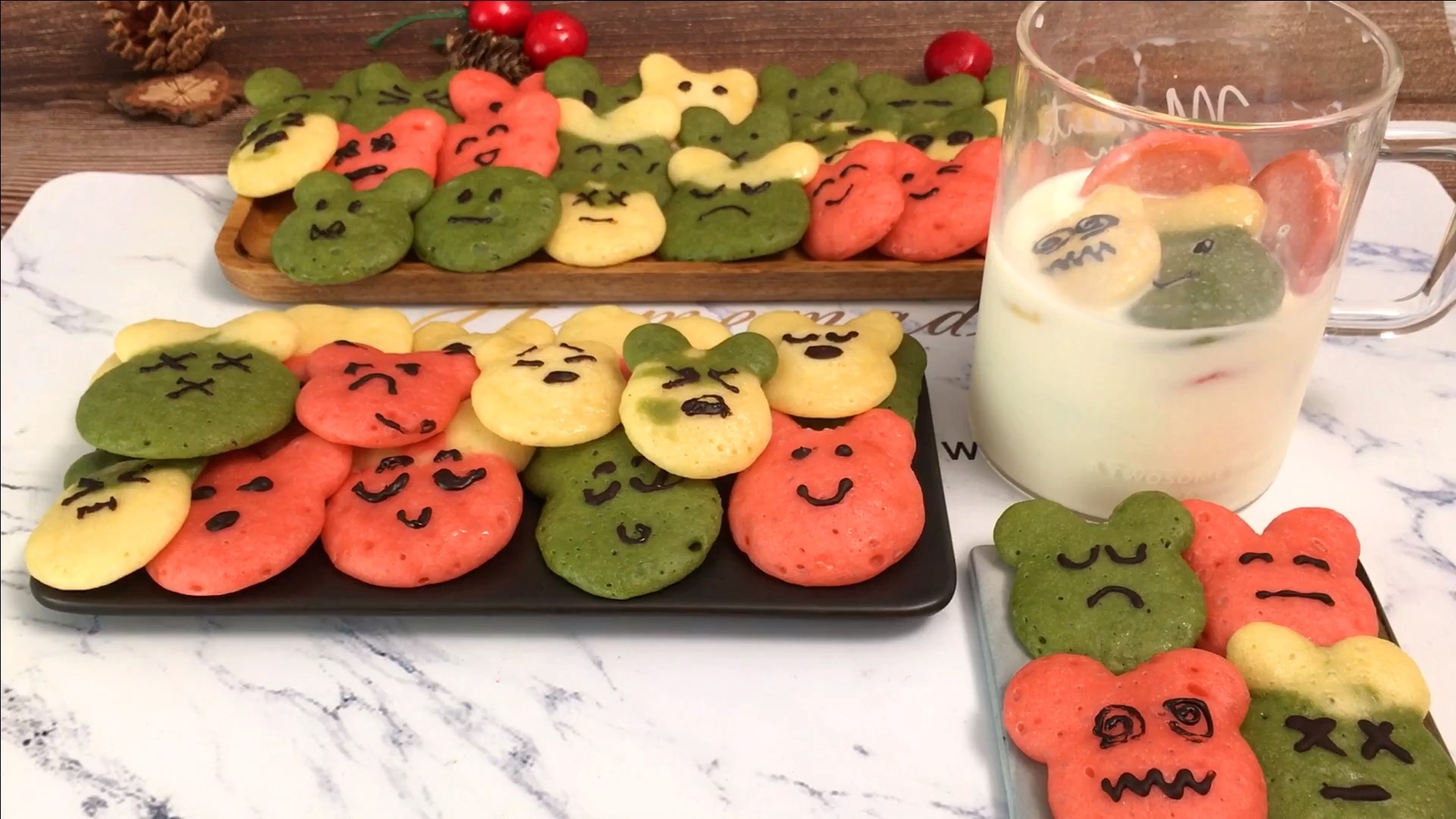 #松饼#卡通表情小松饼,超简单又好看,热牛奶里泡一泡,甜蜜又好吃,让你热热闹闹过新年。