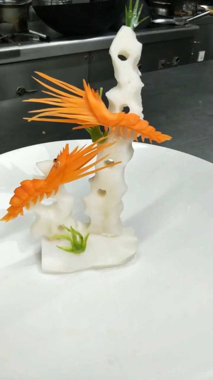 #汽车那些事#胡萝卜雕小虾#食品雕刻@全民小助手