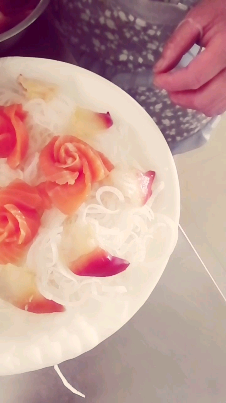 三文鱼,摆玫瑰花,结婚专用