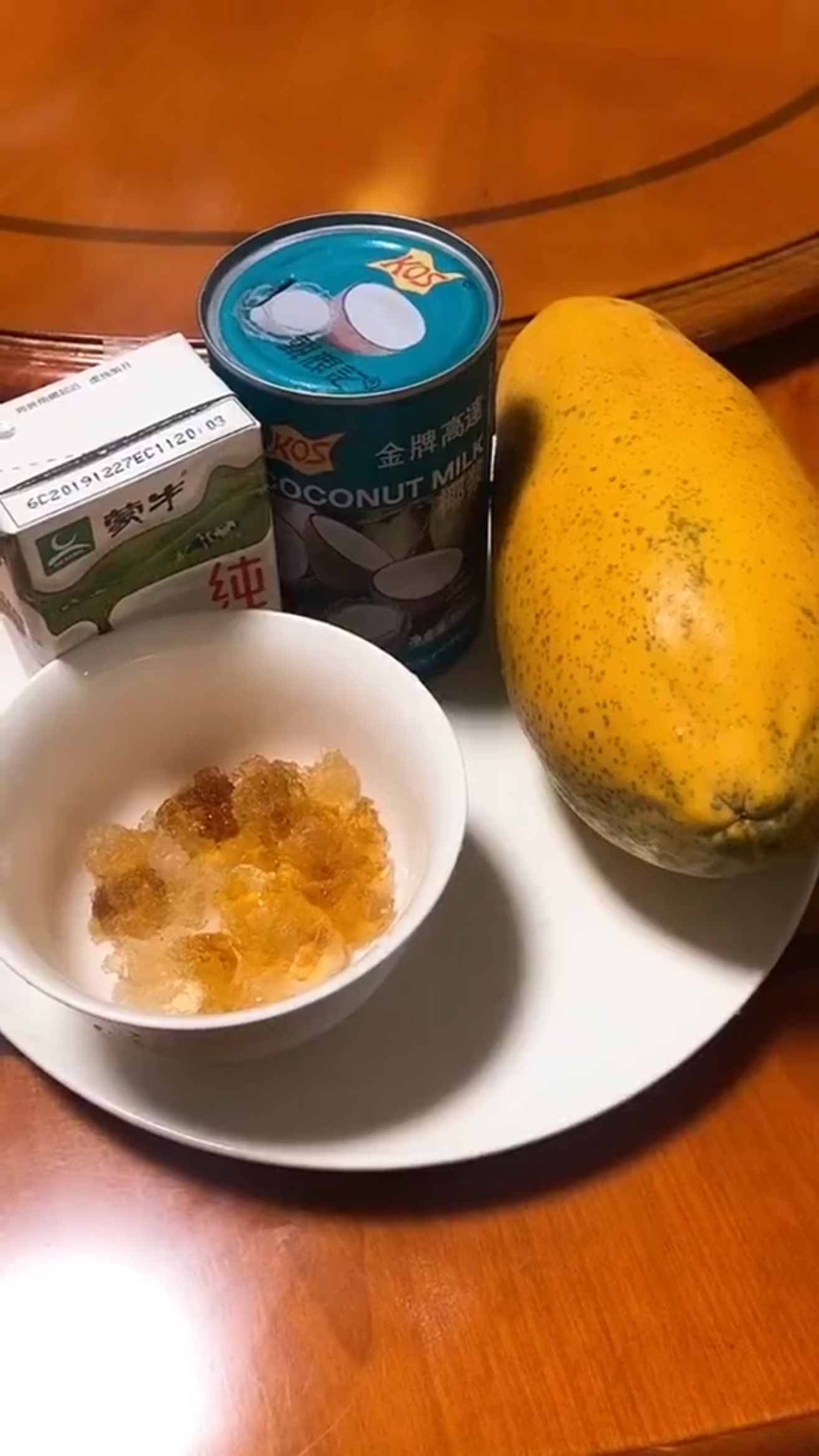 木瓜炖桃胶 