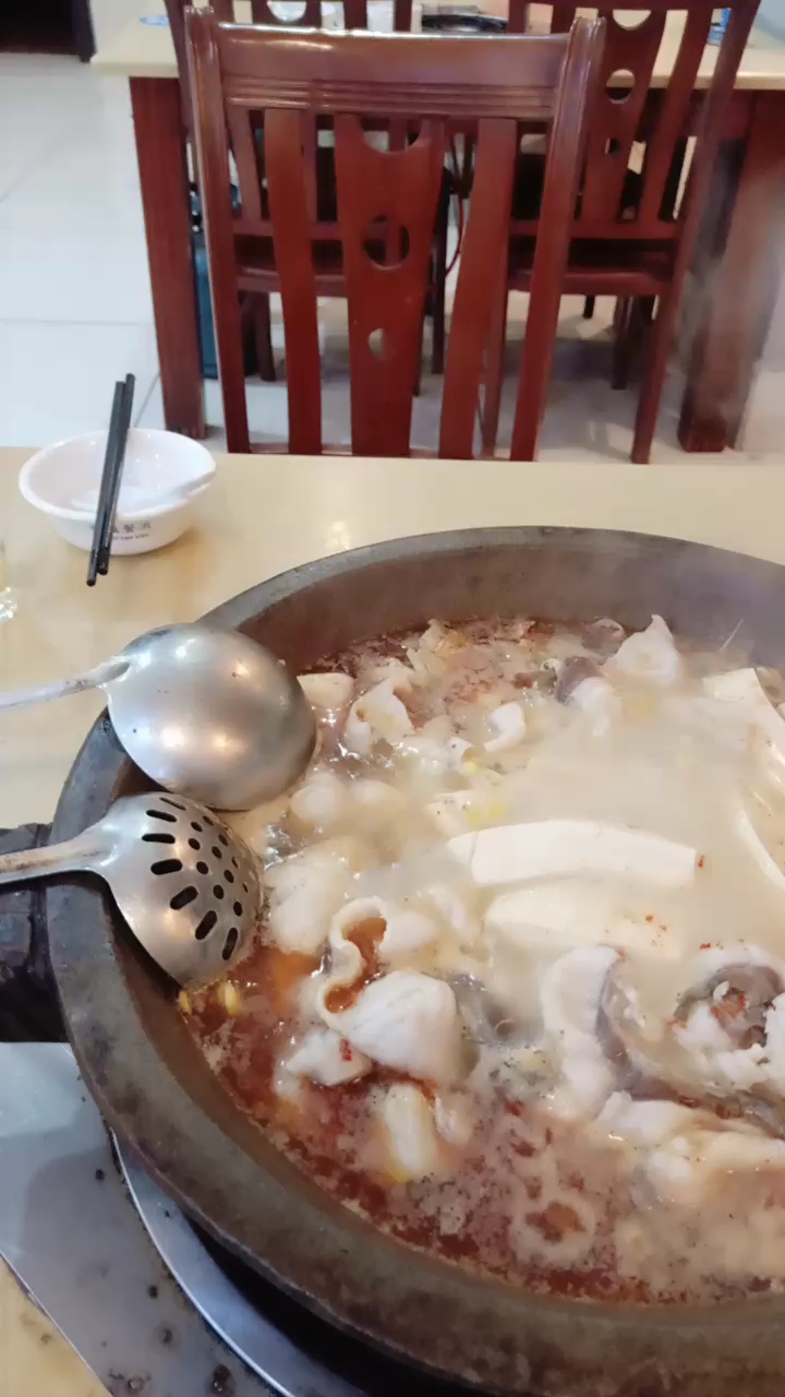 口口香石锅鱼味道好吃