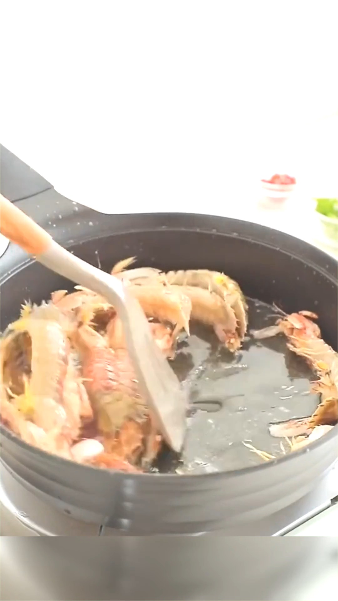#娱乐#皮皮虾我们走,把你做成椒盐口味的,做法简单又好吃!