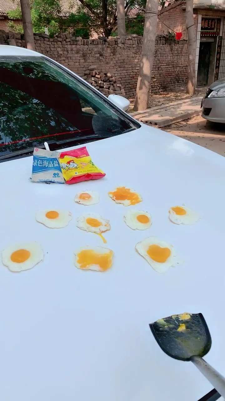 在车上煎鸡蛋,太热了这天