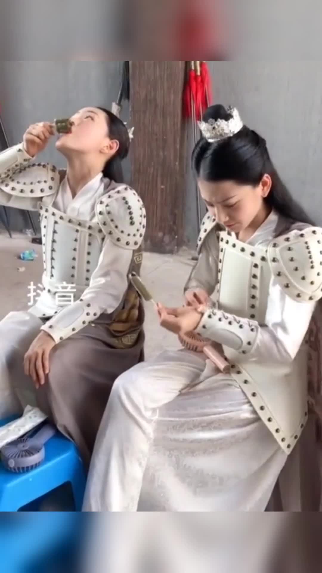 原来小戏骨们是这样吃雪糕的好可爱