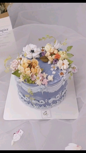 韩式裱花蛋糕 #韩式裱花# #豆沙裱花# #甜品# #西点# #烘焙#