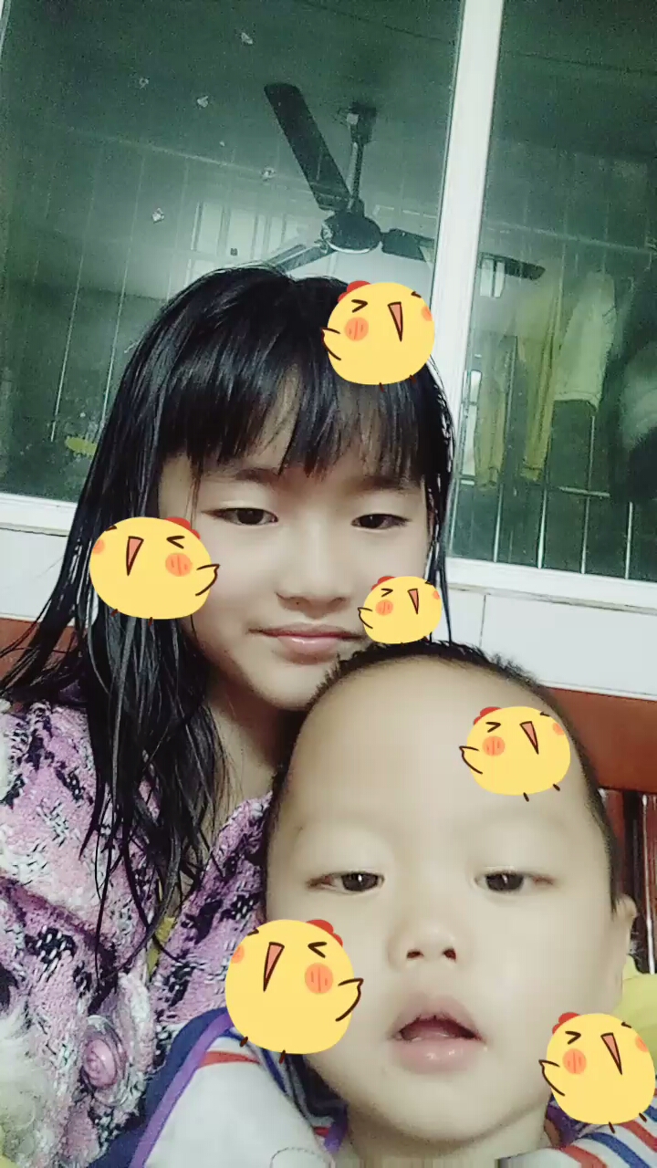 你看我们头像有小鸡。