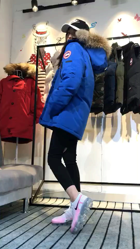 今年的大鹅羽绒服拍摄中,图片陆续上新啦!