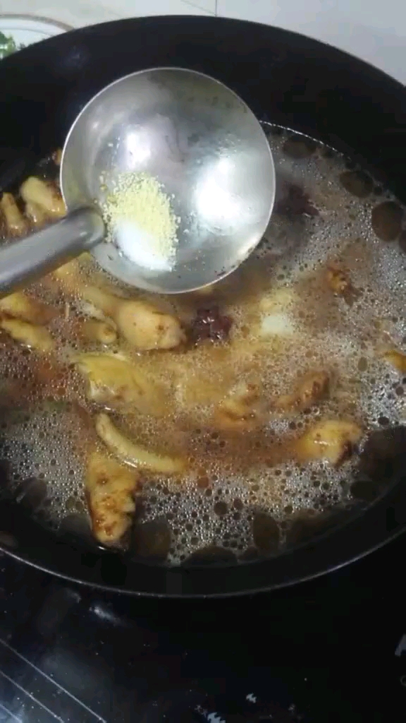 家庭酱鸡爪子的做法