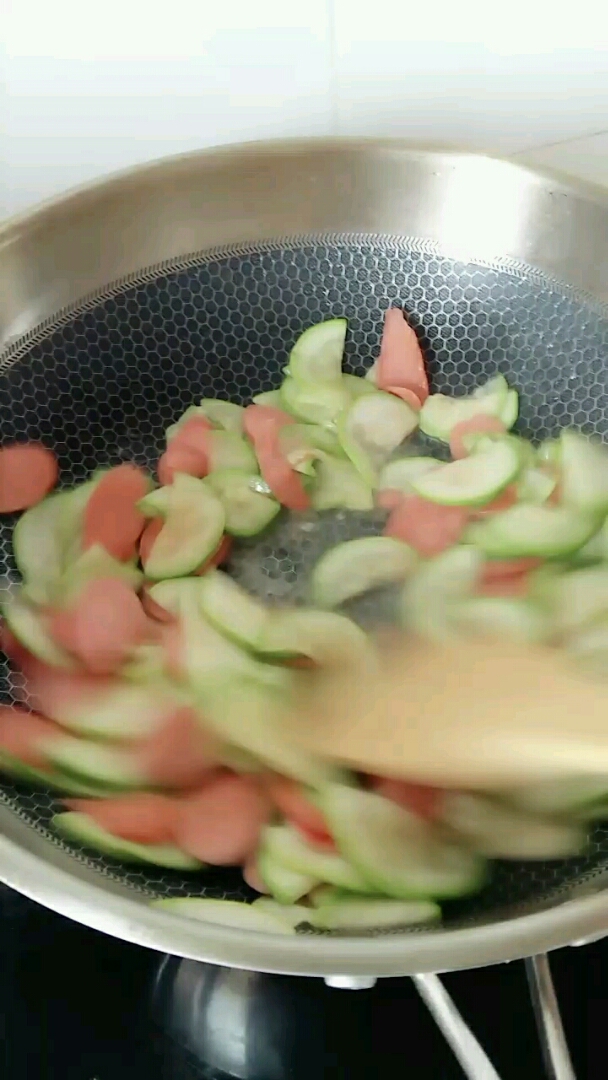 家常菜–角瓜炒香肠