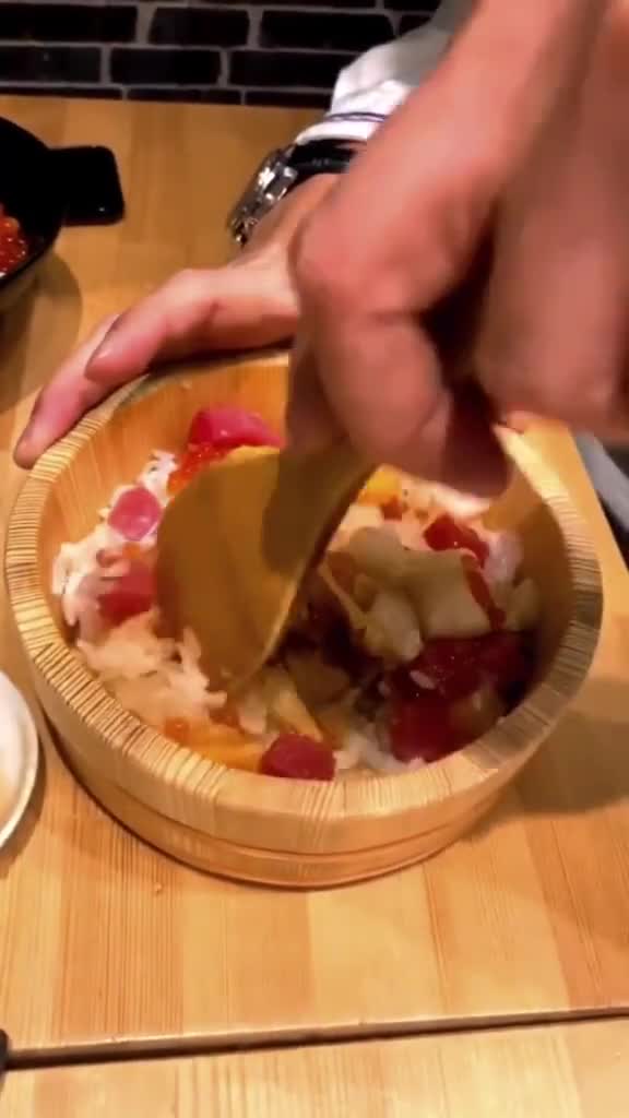 鱼生饭也叫散寿司,很有营养价值,热门,寿司小智,寿司小智美式创意寿司,寿司